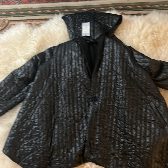 Luukaa short jacket with detachable hood - Picture 4 of 4